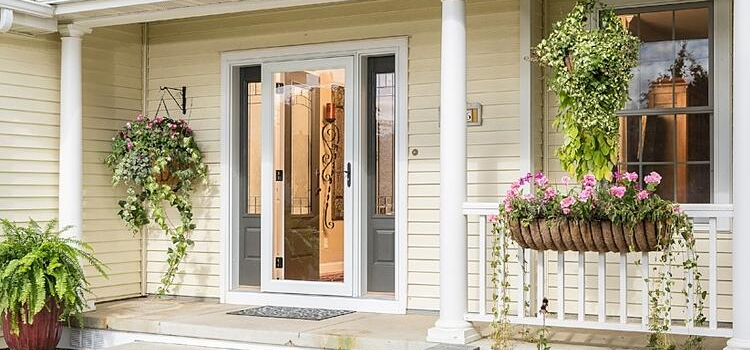screen door installation in West Dundee